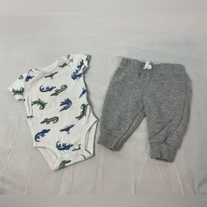 Cater’s Crocodile Onesie Set Size 3m